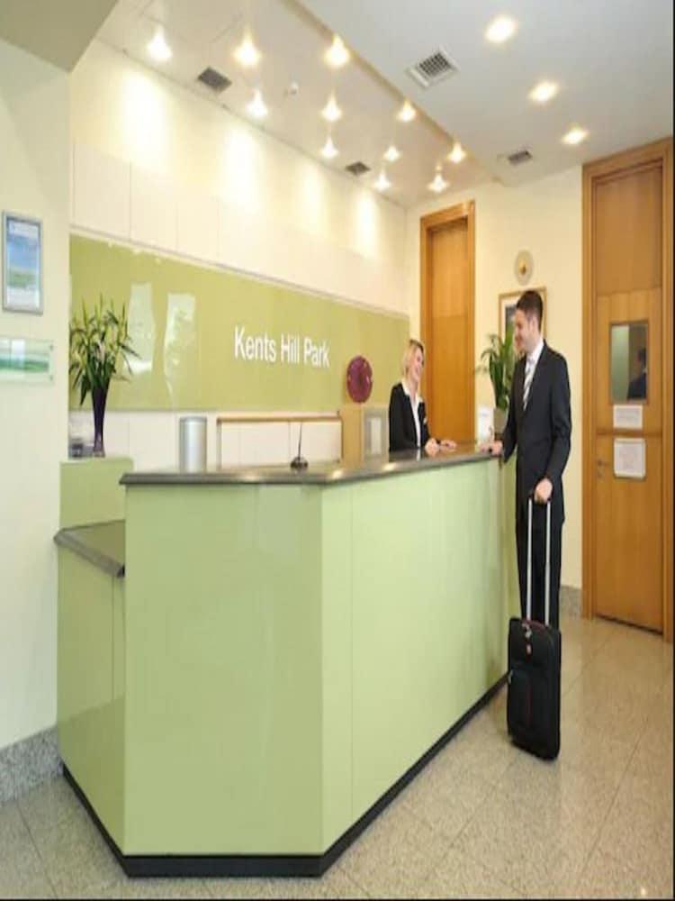 เคนต์ ฮิลล์ พาร์ค Hotel มิลตันคีนส์ ภายนอก รูปภาพ